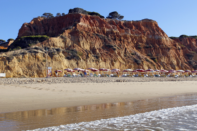 2012-10-12_10-27-36_portugal.jpg - Hausstrand des Hotels Porto Bay Falesia