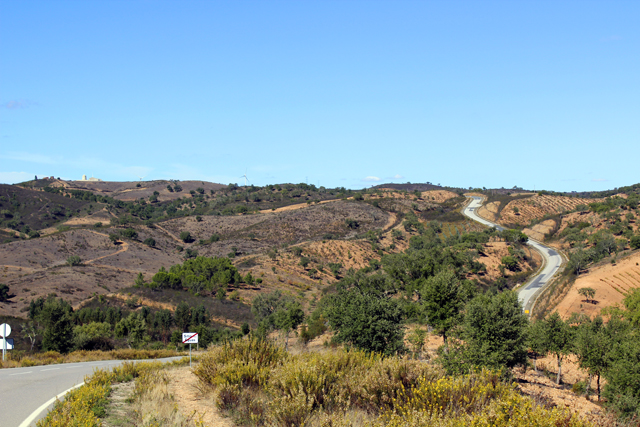 2012-10-12_15-59-02_portugal.jpg - Im hgeligen Hinterland der Algarve