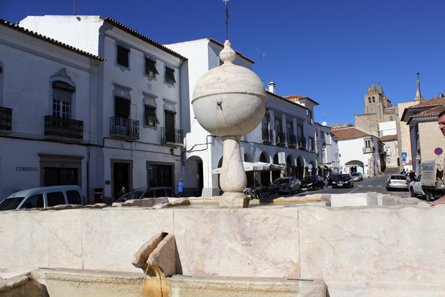 2012-10-13_12-10-31_portugal.jpg - Evora