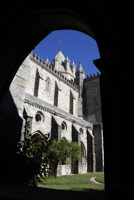 2012-10-13_12-38-39_portugal.jpg - Evora - Kloster