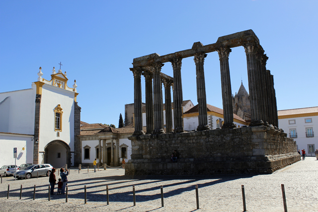 2012-10-13_13-04-33_portugal.jpg - Alter rmischer Tempel