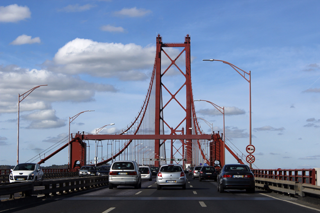 2012-10-13_16-47-44_portugal.jpg - Lissabon auf der Brcke ber den Tejo