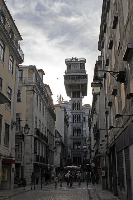 2012-10-13_18-39-45_portugal.jpg - Lissabon - Elevador Santa Justa