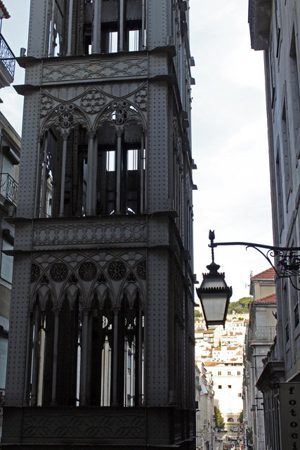 2012-10-13_19-21-00_portugal.jpg - Lissabon - Elevador Santa Justa