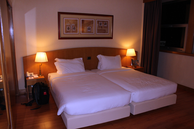 2012-10-13_21-31-02_portugal.jpg - Lissabon - unser Zimmer im Hotel Fenix