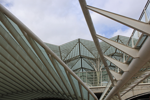 2012-10-16_10-53-32_portugal.jpg - Lissabon - Bahnhof Oriente