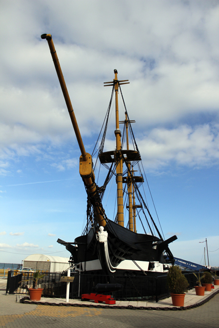 2012-10-16_18-00-10_portugal.jpg - Lissabon - Almada Traditionschiff Fragata D. Fernando II e Gloria (1843)