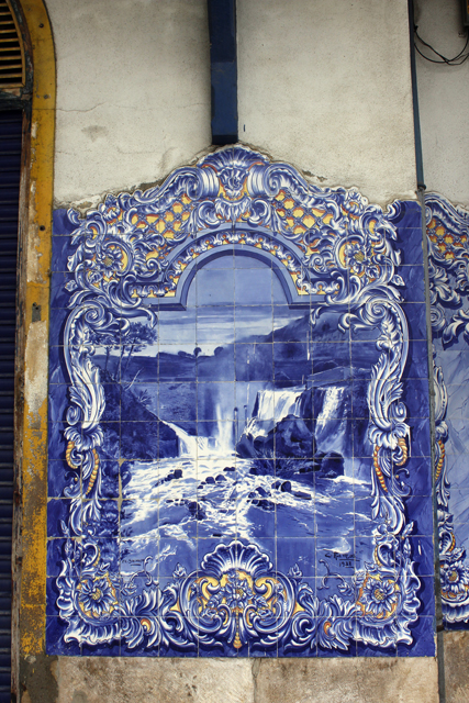 2012-10-17_15-35-55_portugal.jpg - Santarem - Markthalle