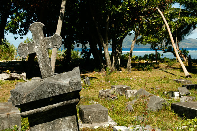 2008-10-12_08-11-05.jpg - La Digue - alter Friedhof