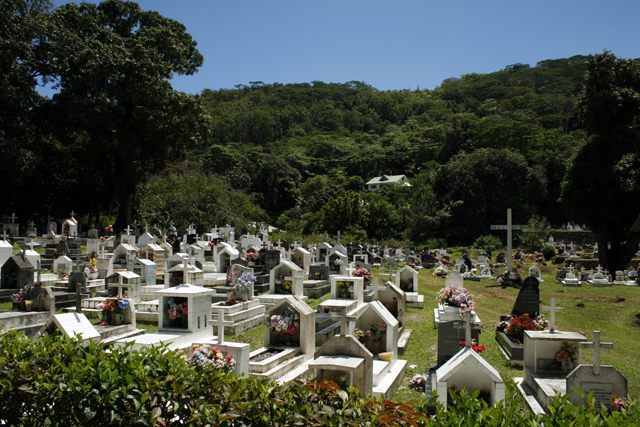 2008-10-14_08-36-08.jpg - Friedhof von La Digue