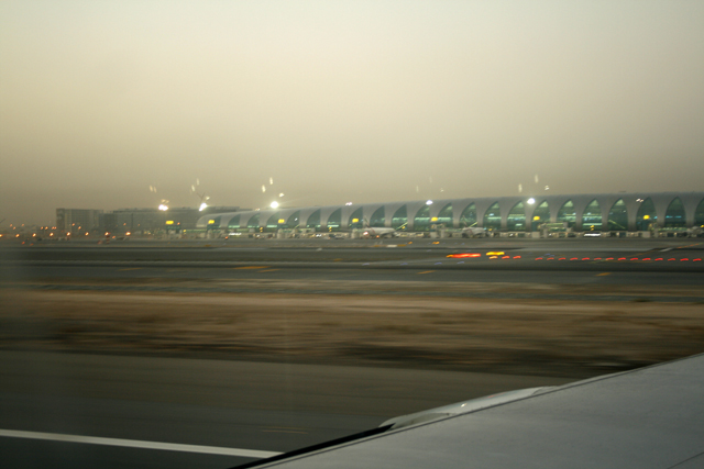 2008-10-19_04-14-06.jpg - Flughafen Dubai
