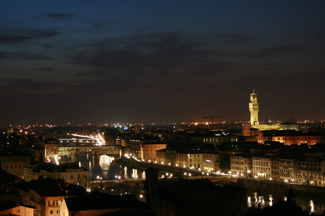 20080331_201648.jpg - Es wird Nacht ber Florenz