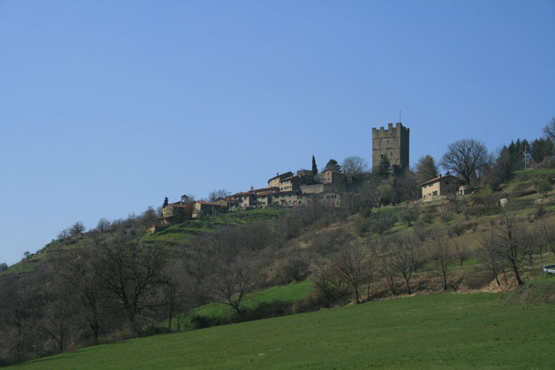 20080401_153804.jpg - Papiano mit seiner trutzigen Burg