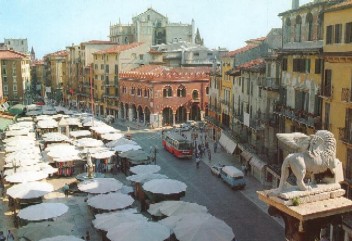 Verona-Piazza Erbe 