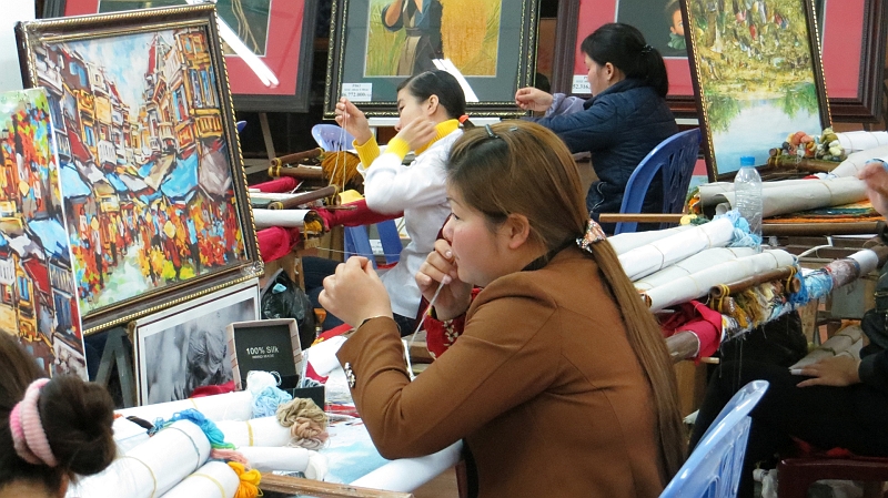 2014-03-17_10-38-33_vietnam2014.jpg - Vietnamesische Handwerkskunst fr Touristen