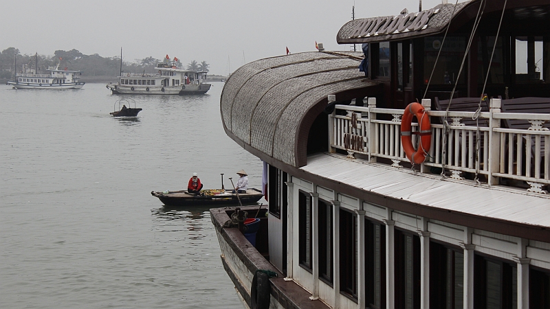 2014-03-17_12-46-24_vietnam2014.jpg - Am Hafen von Ha Long