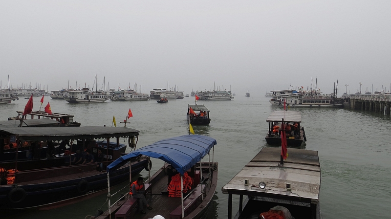 2014-03-17_12-56-08_vietnam2014.jpg - Am Hafen von Ha Long