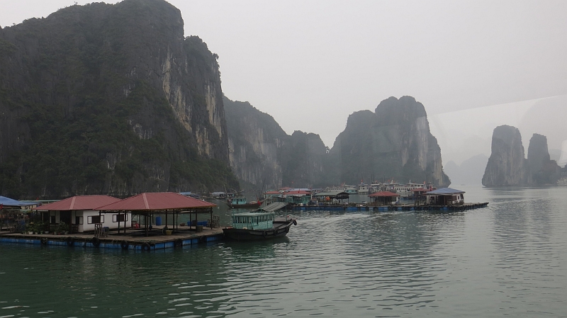 2014-03-17_13-54-30_vietnam2014.jpg - Schwimmendes Dorf