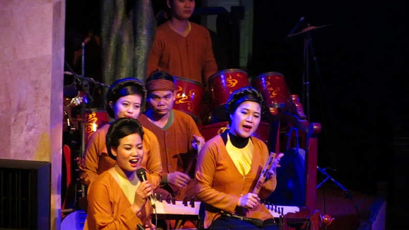 2014-03-19_20-03-00_vietnam2014.jpg - Die Musiker