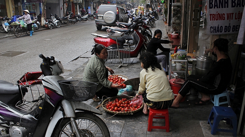 2014-03-20_10-08-41_vietnam2014.jpg - Garkche am Straenrand