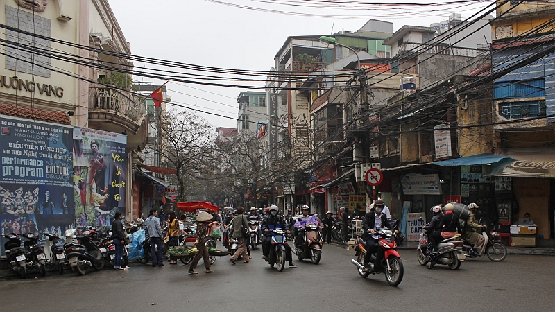 2014-03-20_10-16-41_vietnam2014.jpg - Gewusel