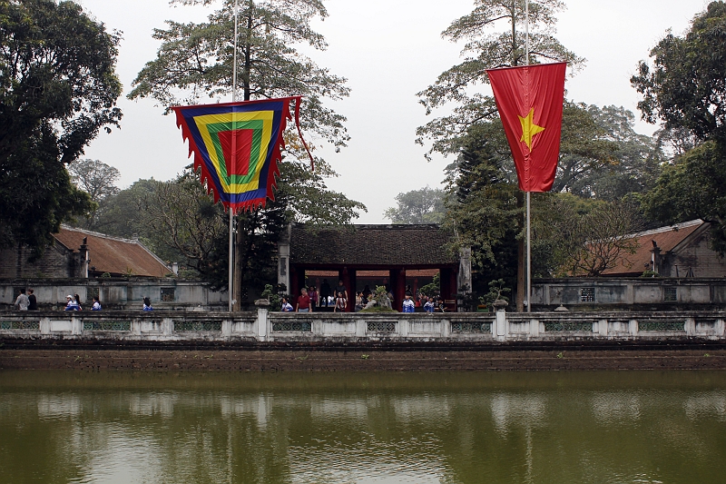 2014-03-20_12-35-03_vietnam2014.jpg - Literaturtempel