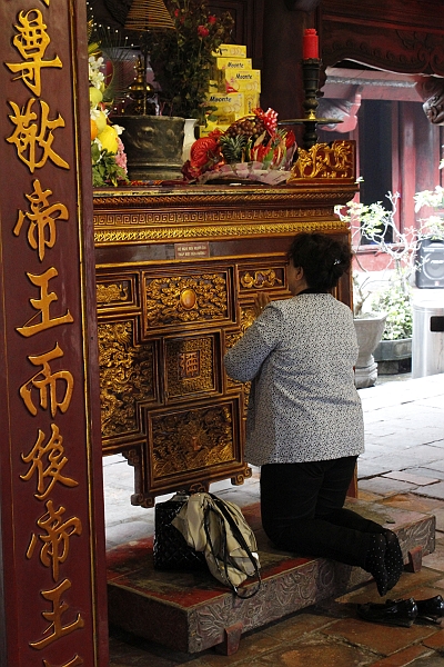 2014-03-20_12-51-02_vietnam2014.jpg - Literaturtempel