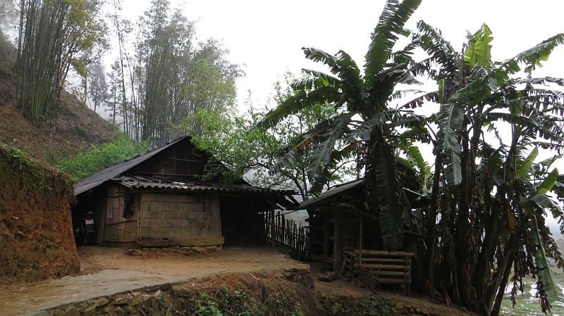 2014-03-22_11-05-46_vietnam2014.jpg - Wanderung durchs Muong Hoa Tal