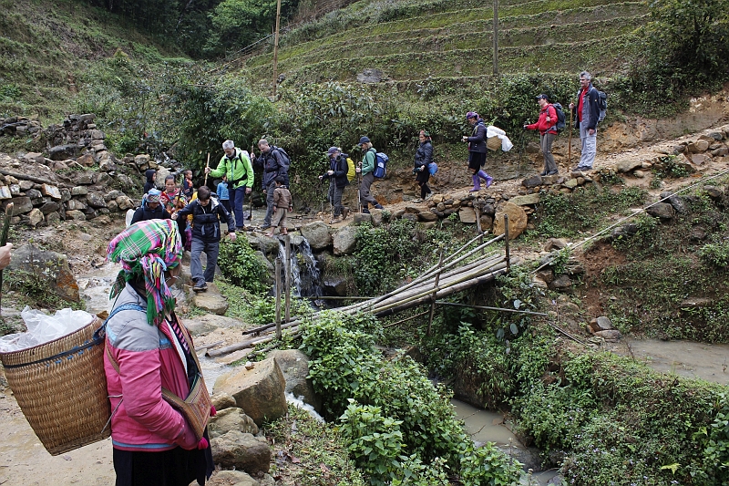 2014-03-22_11-38-08_vietnam2014.jpg - Wanderung durchs Muong Hoa Tal