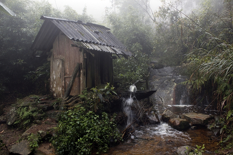 2014-03-23_10-46-36_vietnam2014.jpg - Mhlenhuschen im Urwald