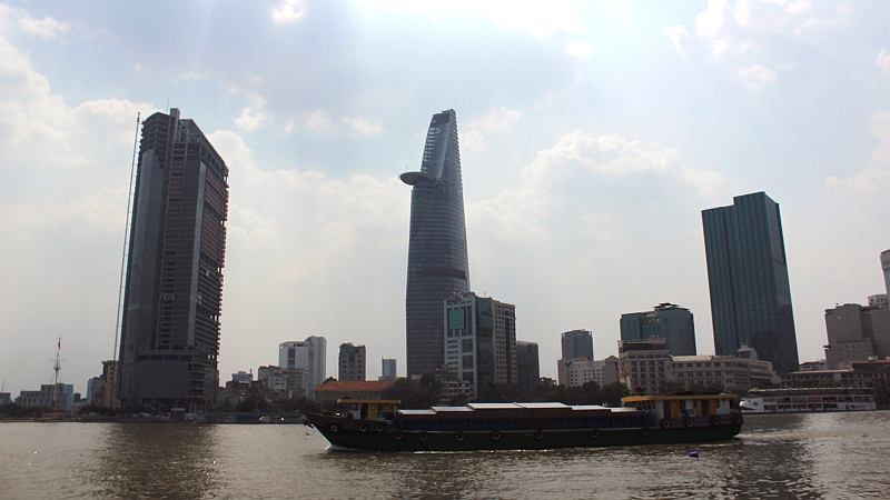 4-sai-gon-28.jpg - Saigon - Blick ber den Song Sai Gon auf die Wolkenkratzer