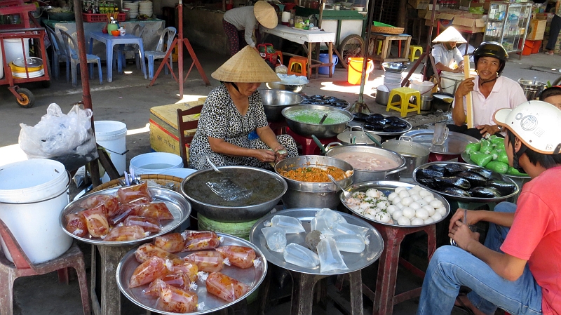 6-mekong-23.jpg - Auf einem sehr exotischen Markt